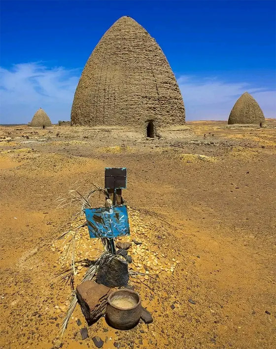 خلية النحل.. مدافن غامضة بين الرمال والتهديدات في السودان صورة رقم 5